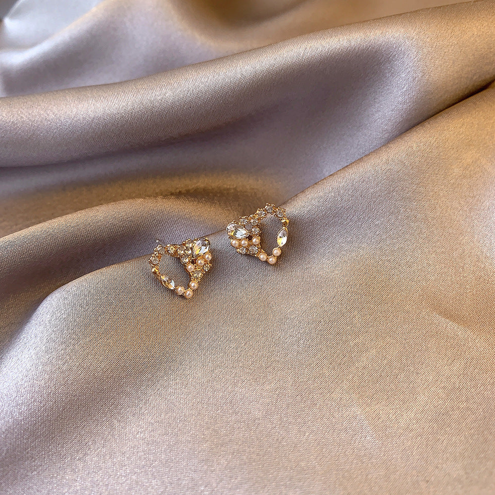 Personalized Simple High-end Earrings Sweet Heart-shaped Earrings