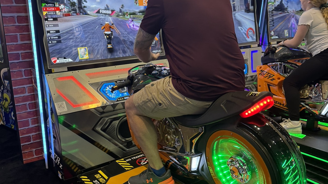 LAI Games Asphalt Moto Blitz Twin Bikes Arcade Machine