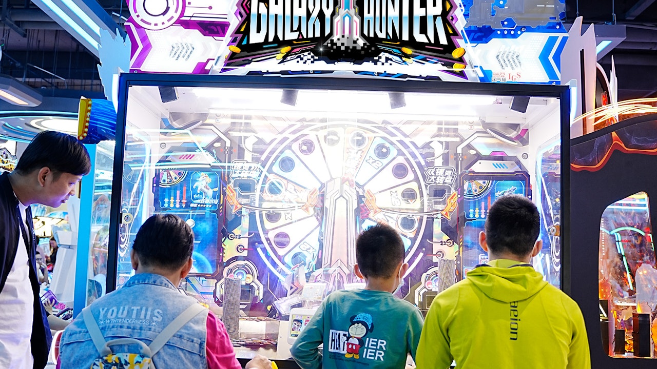 LAI Games Galaxy Hunter Redemption Pusher Arcade Game Machine