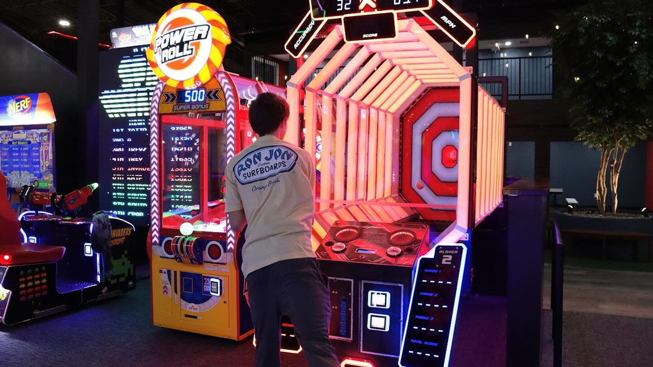 LAI Games Hyper Pitch Baseball Style Arcade Game