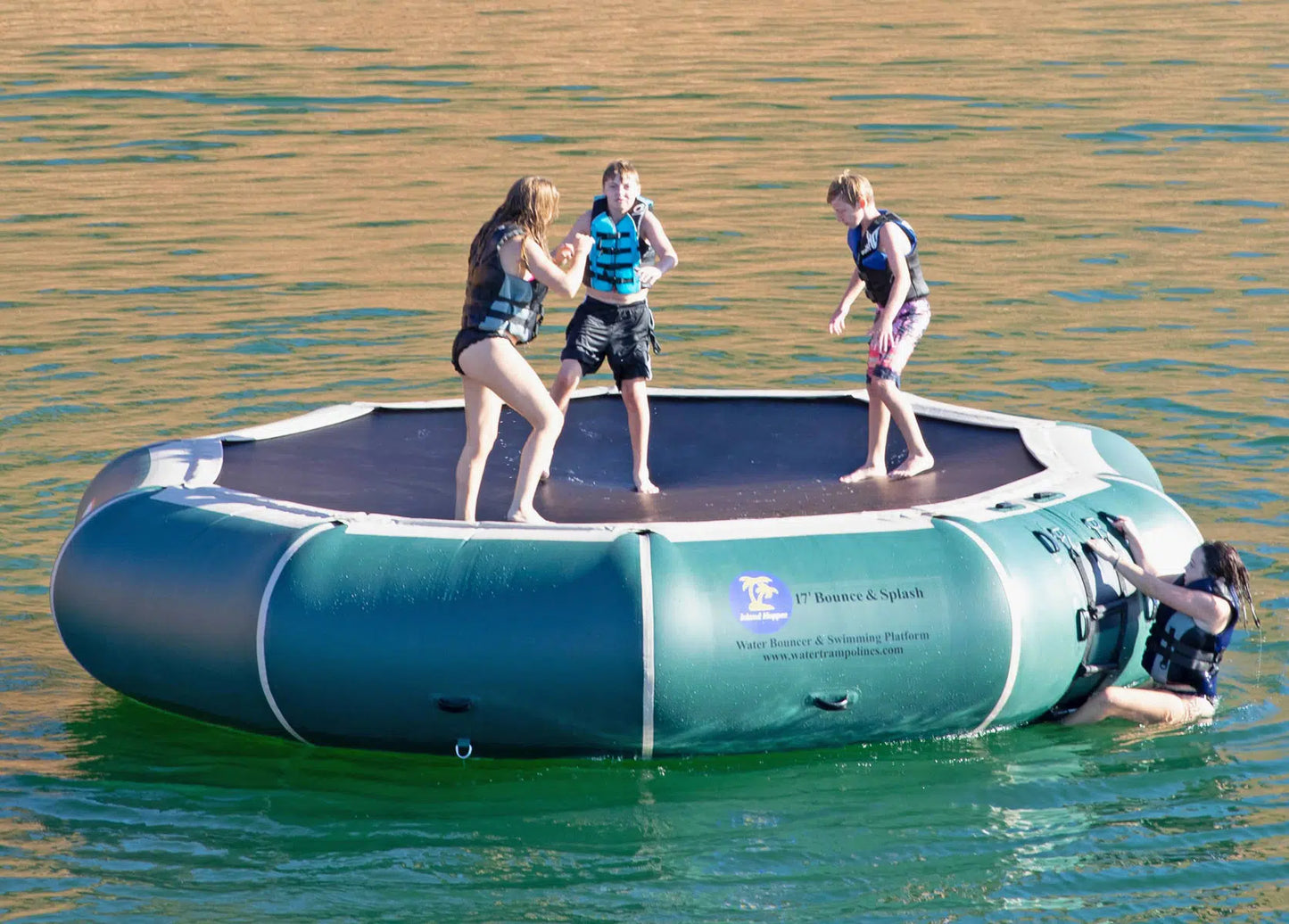 Island Hopper 17′ Bounce N Splash