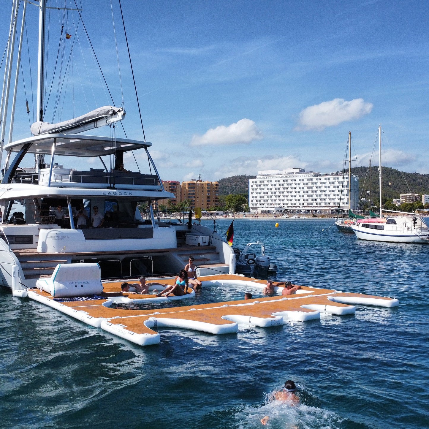 Yachtbeach by Spinera Inflatable Superior Pool for Yachts [616x616cm]