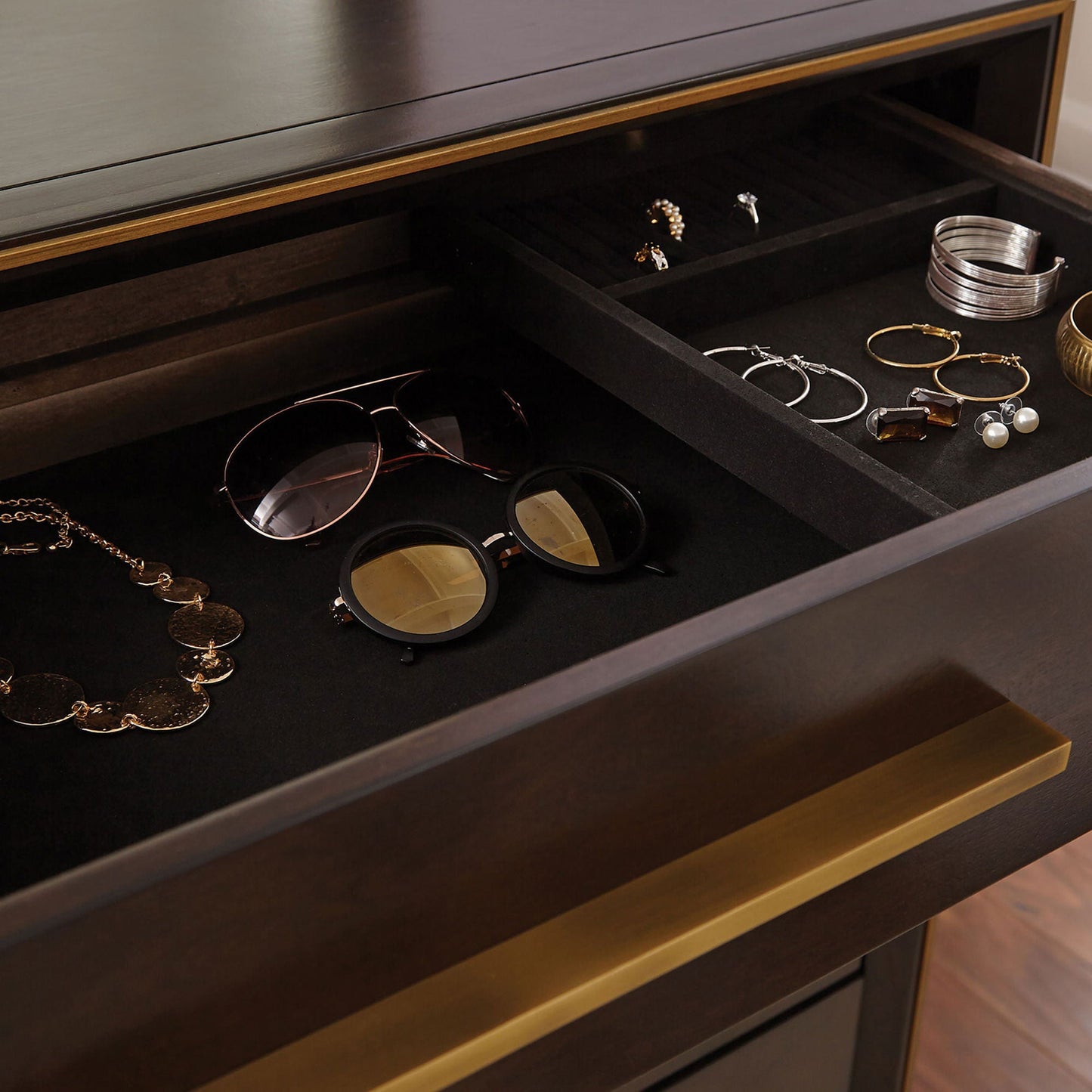 Prescott - 8 Drawer Dresser