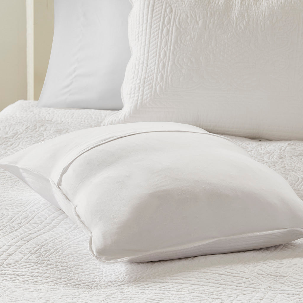 3 Piece Reversible Scalloped Edge Quilt Set White Full/Queen