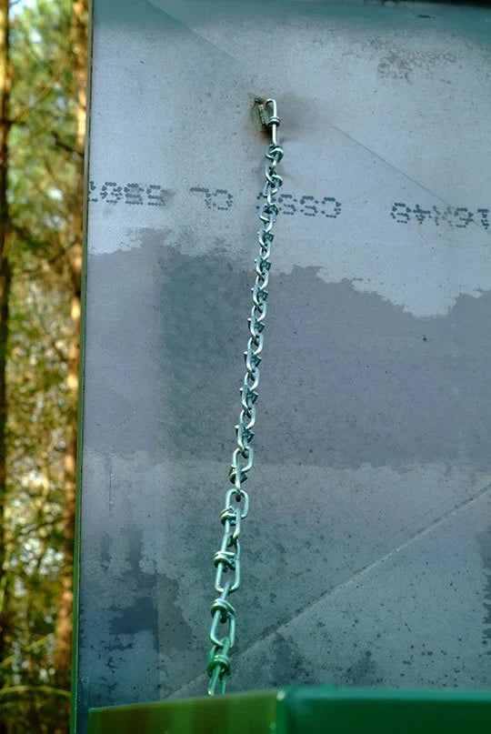 Steel Outdoors 340 LB 4-Chute Gravity Feeder