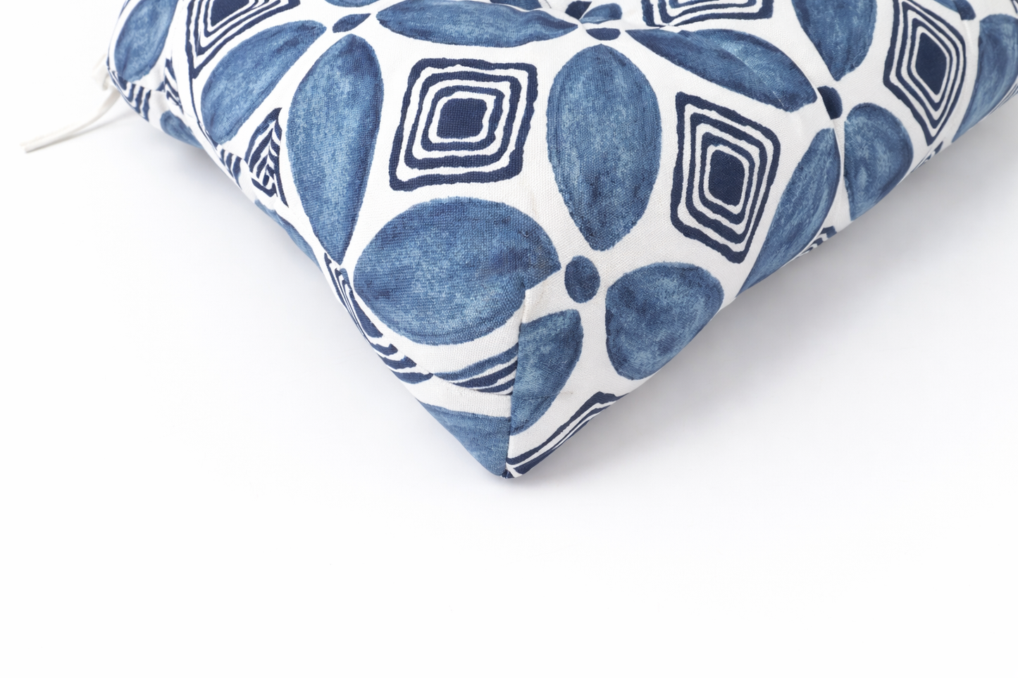 Outdoor Chair Cushions Set of 2, 19 x 19 x 4 Inch Tufted Seat Cushions