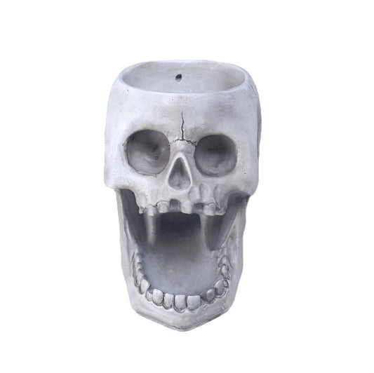 The resin three-dimensional skull feeder base can hang an automatic animal feeder