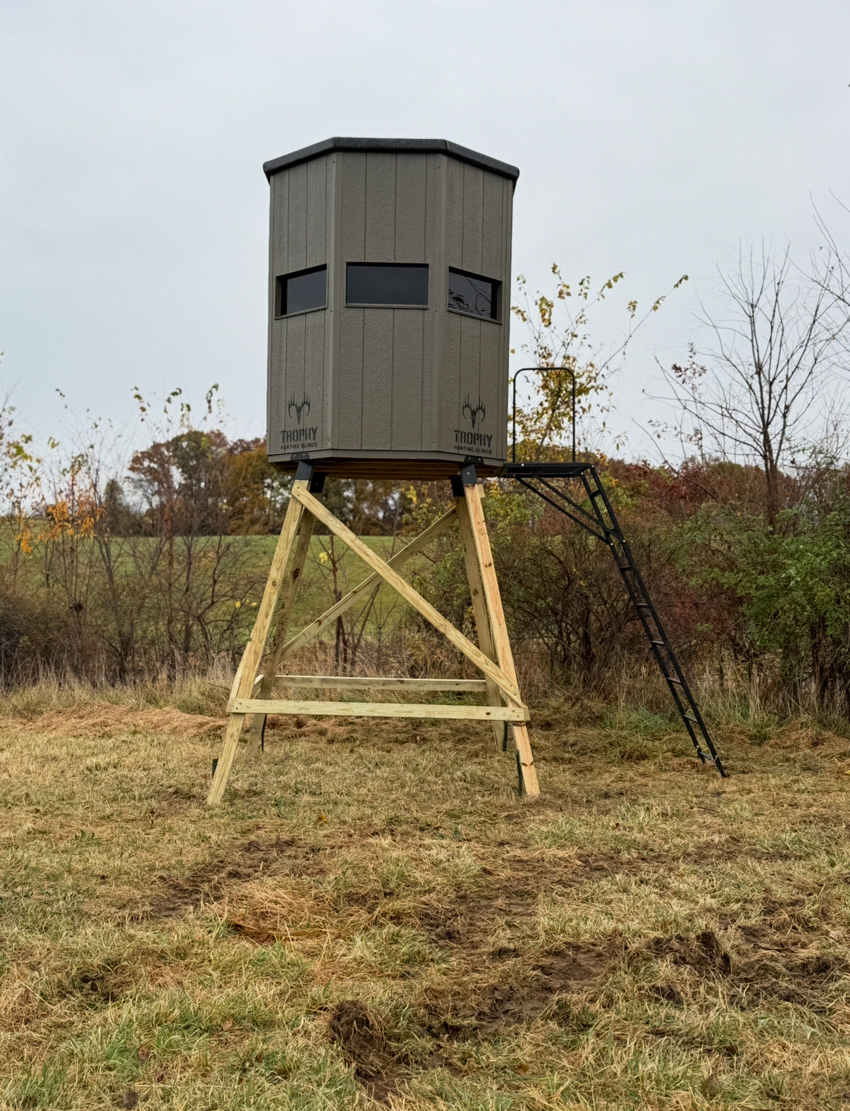 Trophy Hunting Blinds 6' Standard Series Octagon Hunting Blind
