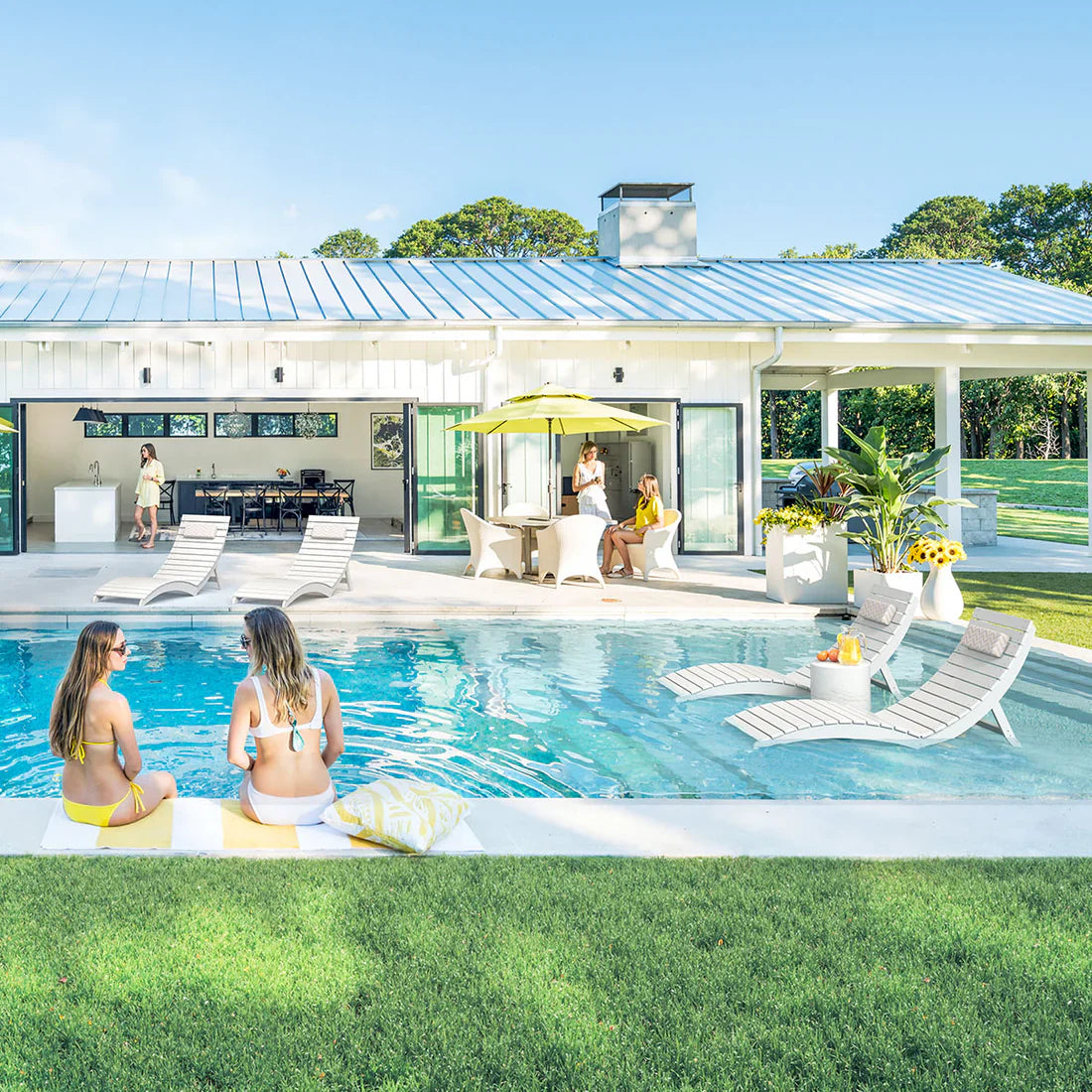 AquaCurve™ AquaWave Pre-Assembled Folding Pool Lounge Chair for Tanning Ledge