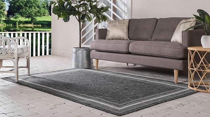 Unique Loom Outdoor Border Collection Area Rug - Soft Border (6' 1" x 9' Rectangle, Black/ Ivory)