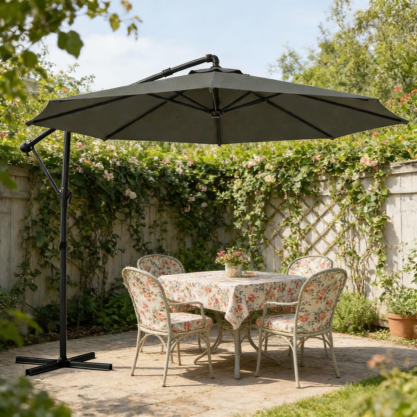 Modern Style Outdoor Hanging Cantilever Umbrella