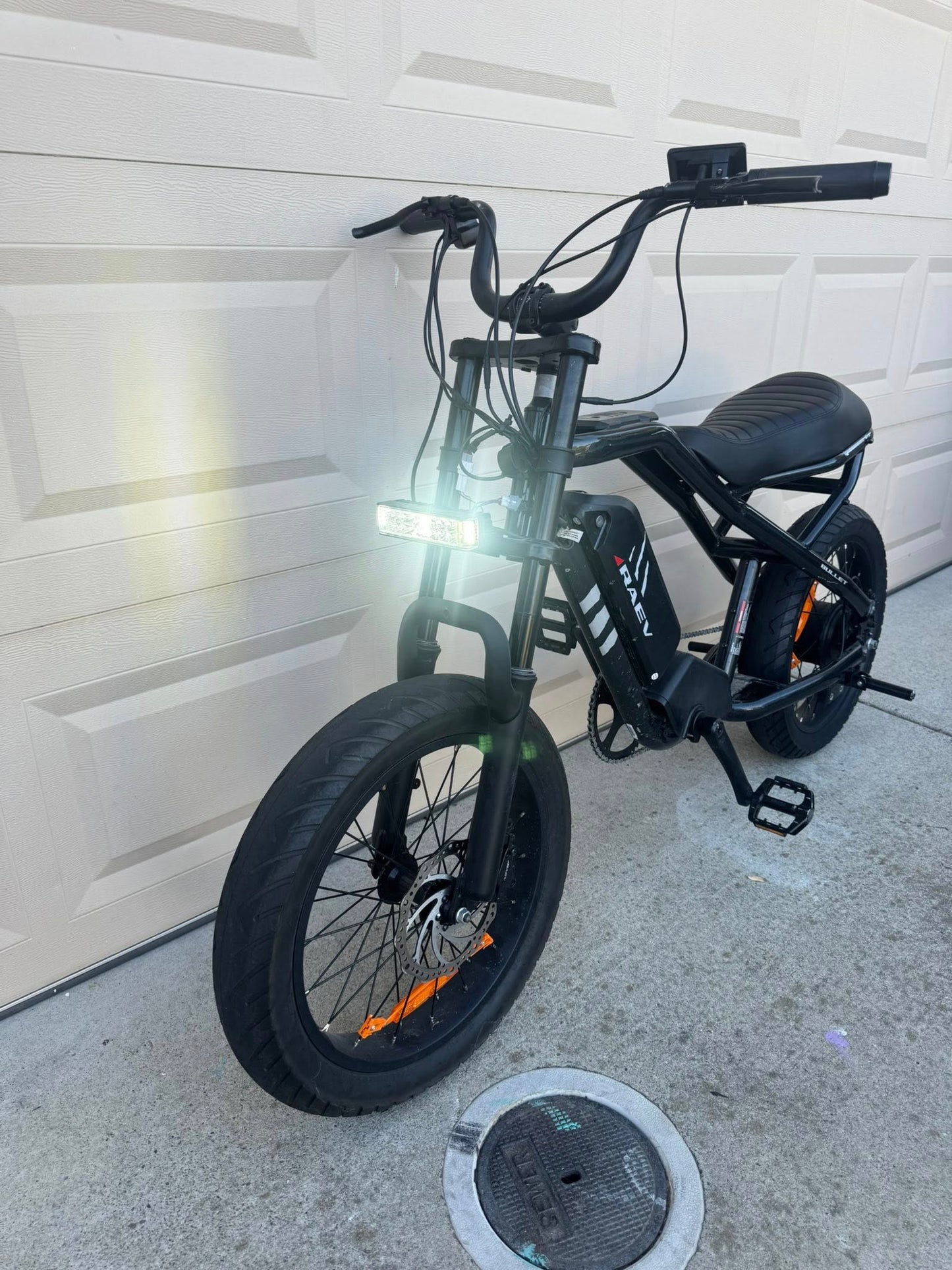 Raev Bullet E-Bike - The Urban Explorer