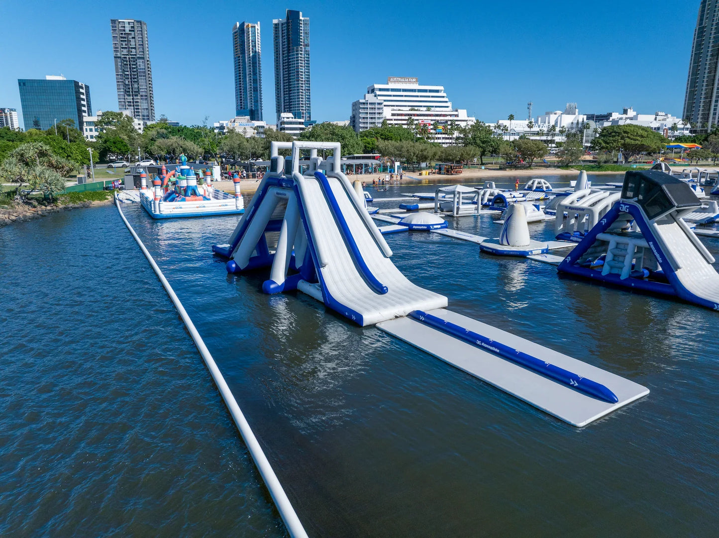 Aquaglide La Jefa TR Inflatable Water Park