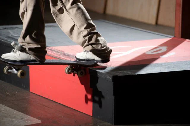 OC Ramps éS Shoe Box Skate Ledge