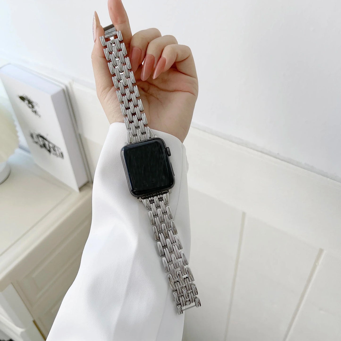 Apple Watch Stainless Steel Band - Luxury Diamond Design