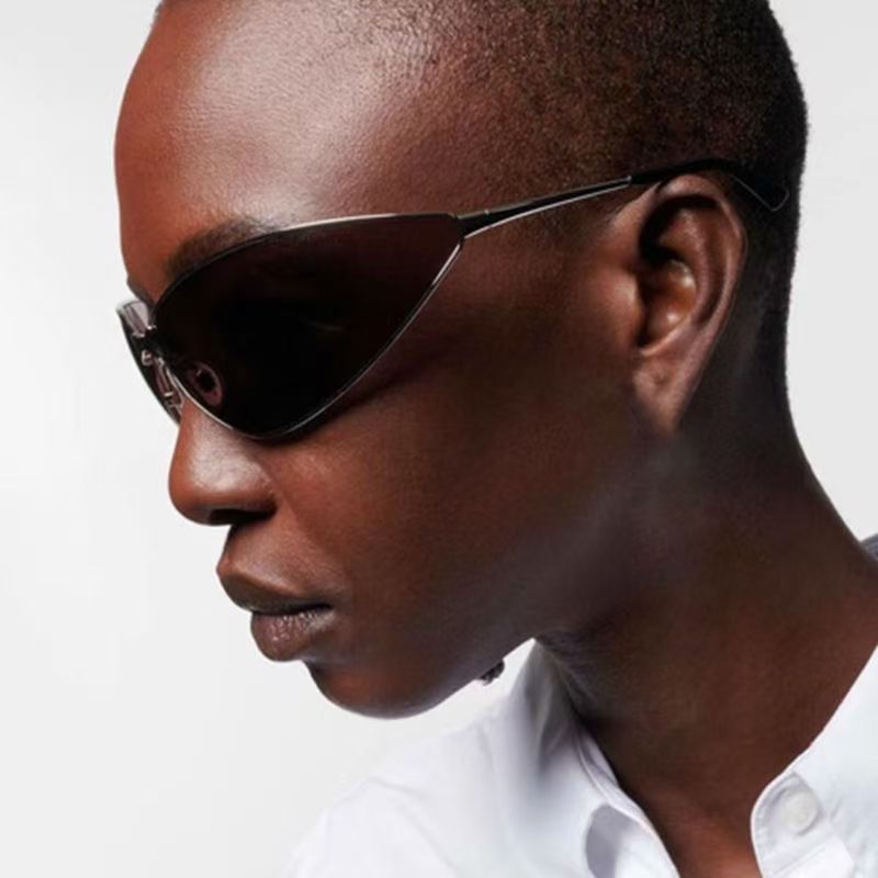 SVELTE - Black Polarized Lenses, Satin Black Frame