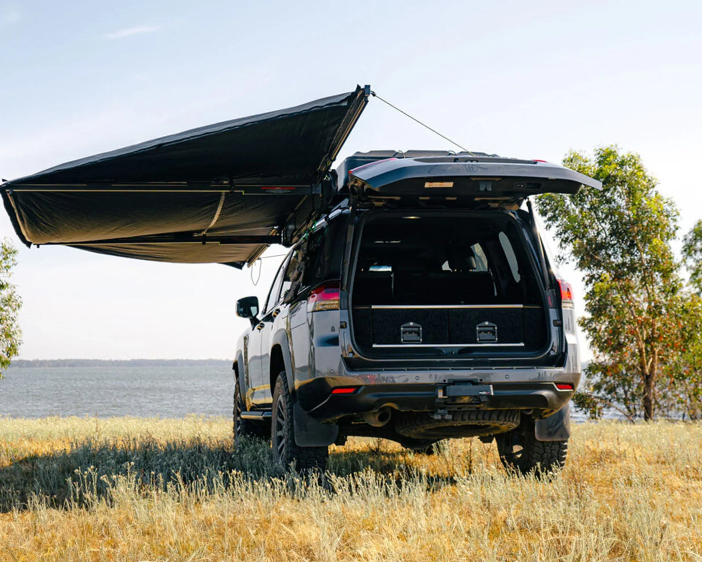 Ironman 4x4 DeltaWing 180° Vehicle Awning