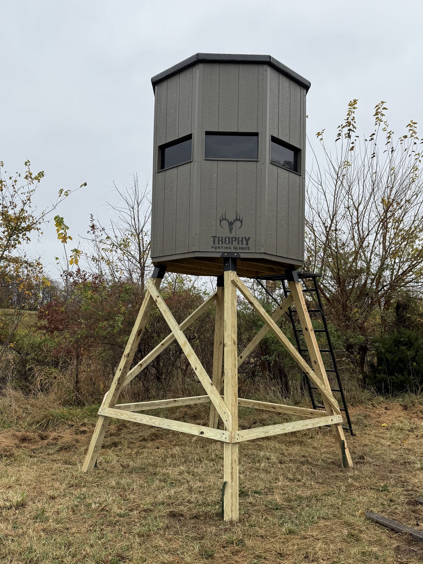 Trophy Hunting Blinds 6' Standard Series Octagon Hunting Blind