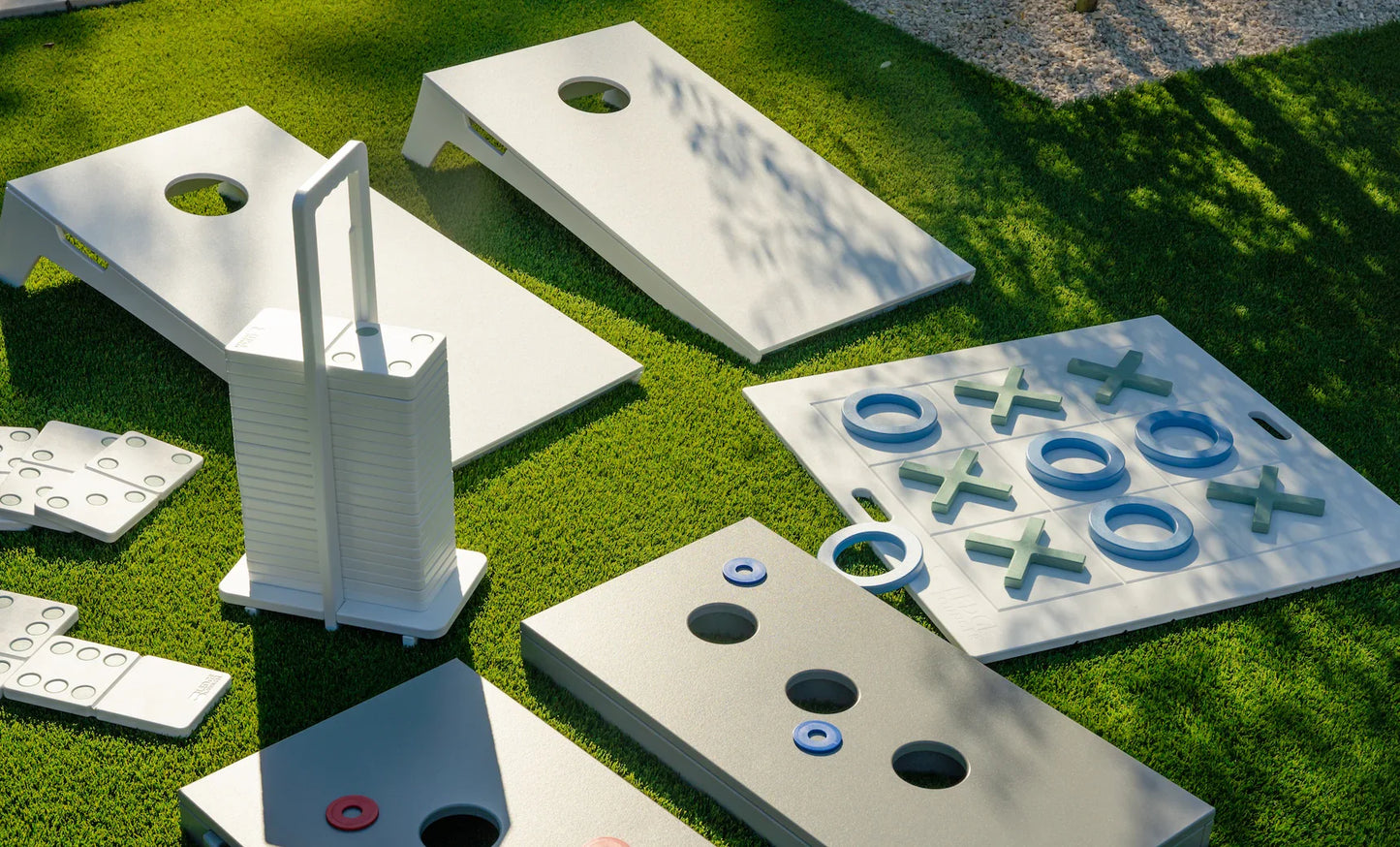 Ledge Lounger Cornhole Outdoor Game