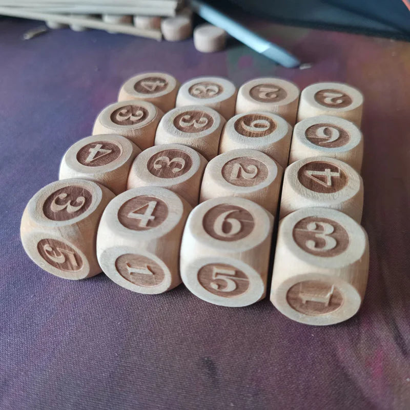 10pcs/set Wooden Dice 6 Side Laser Engraving  Digital Dice DIY Games Accessories 20mm