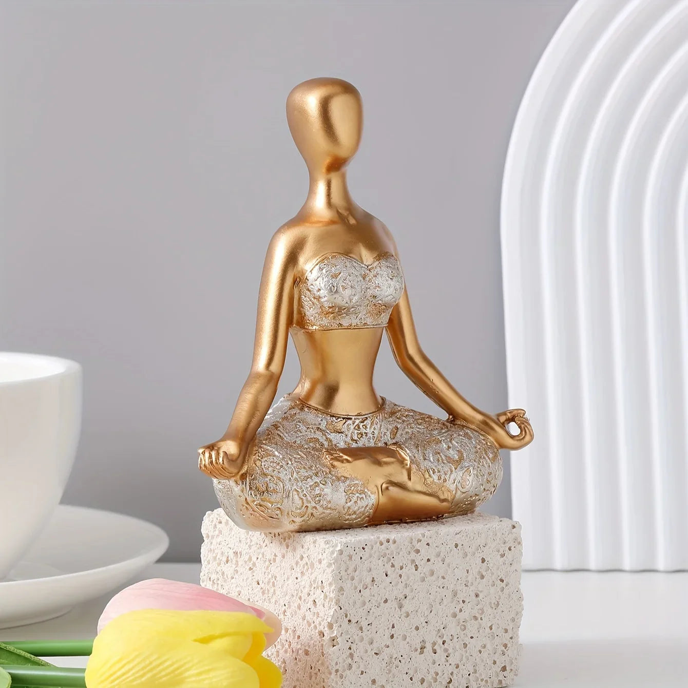 Yoga girl ornaments, tv stand decorations, body art figurines, meditation yoga ornaments, office decorations, lifelike girl shap