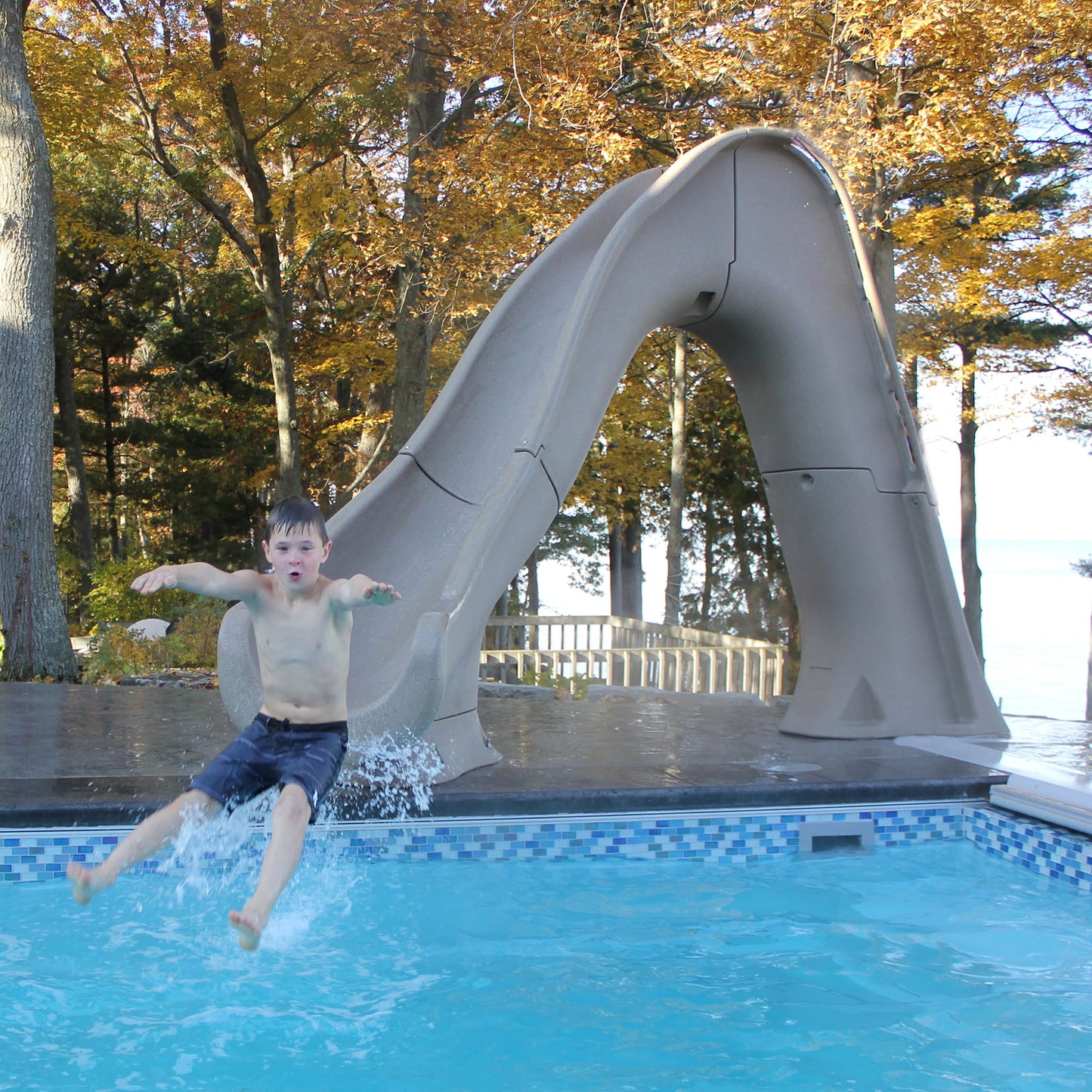 Tidal Wave Curved Pool Slide