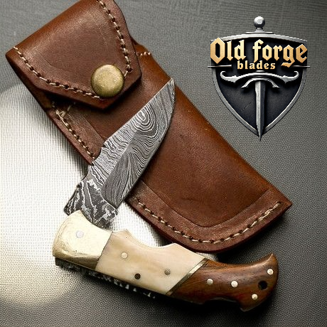Handcrafted Damascus Folding Knife – Wood & Bone