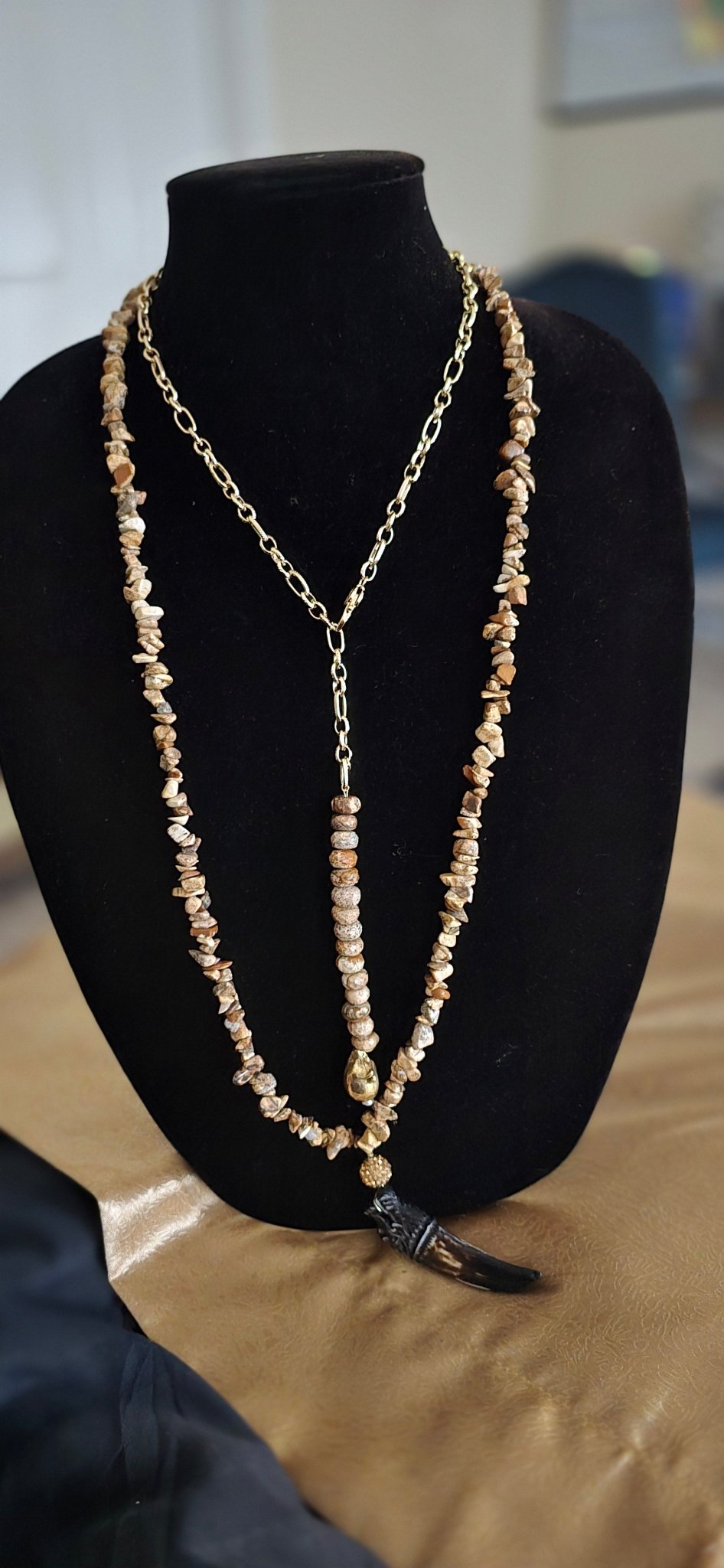 Chipped Jasper Horn Pendant Necklace