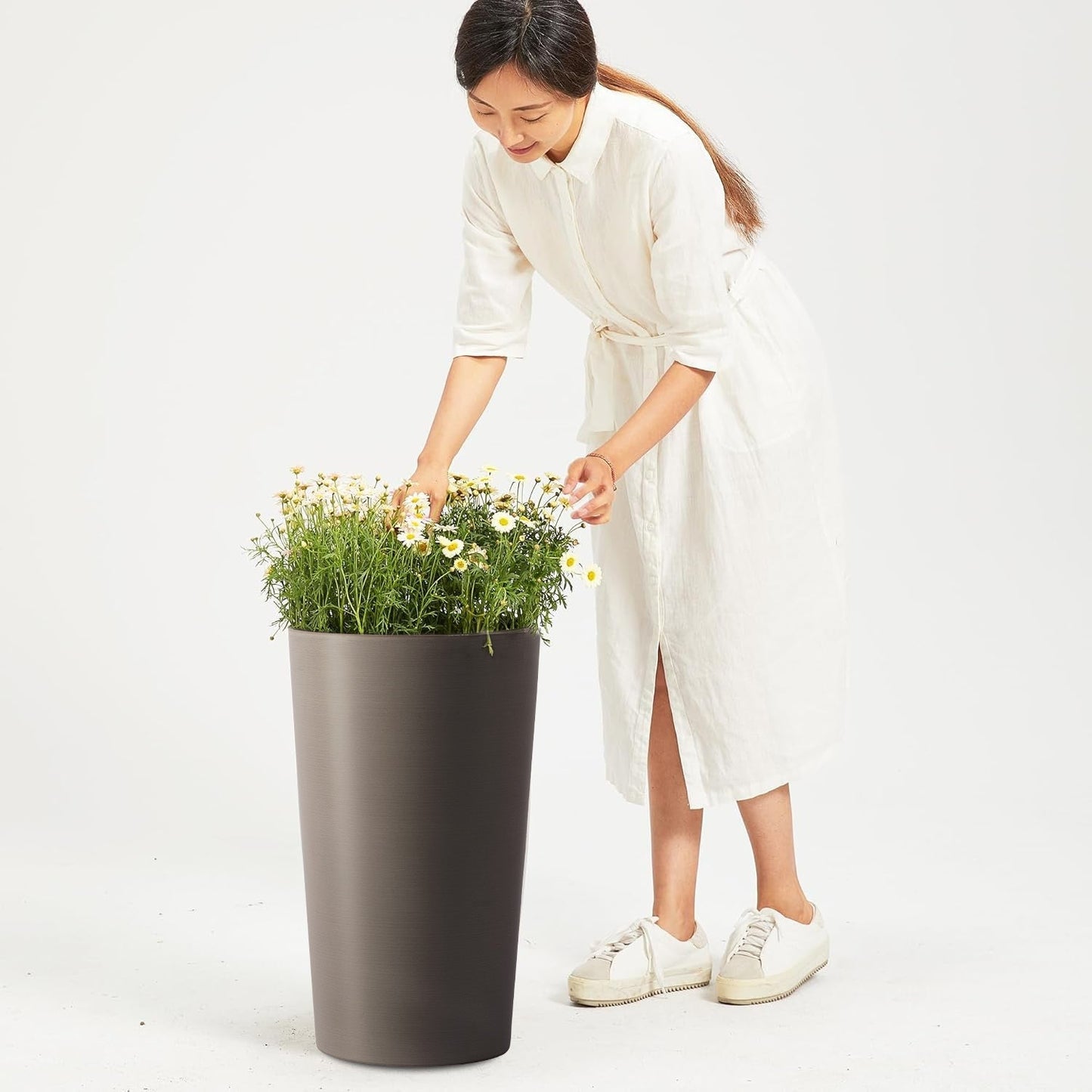 2 Pack Tall 21.7 in Modern Brown Planters for Indoor & Outdoor