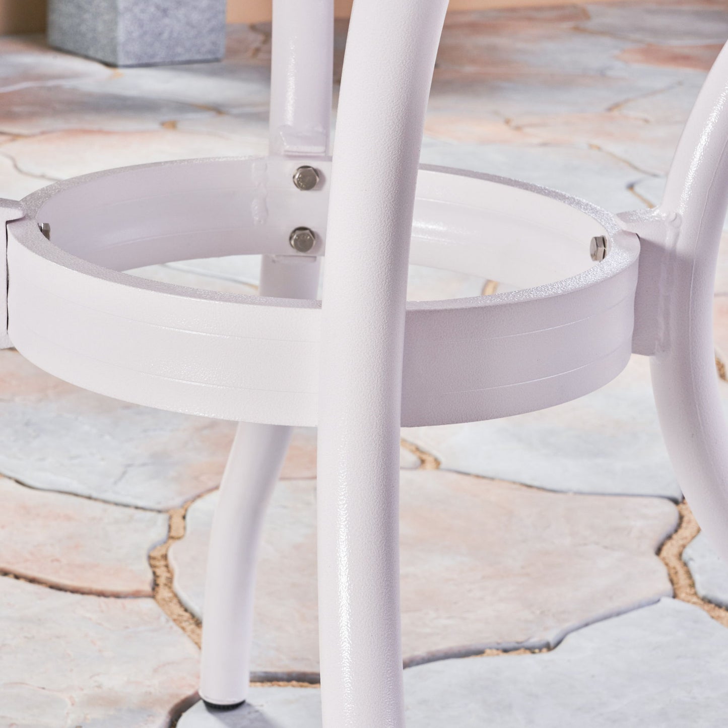 Tranquilius Outdoor Round Dining Table with Lattice Tabletop, Umbrella Hole and Curved Legs