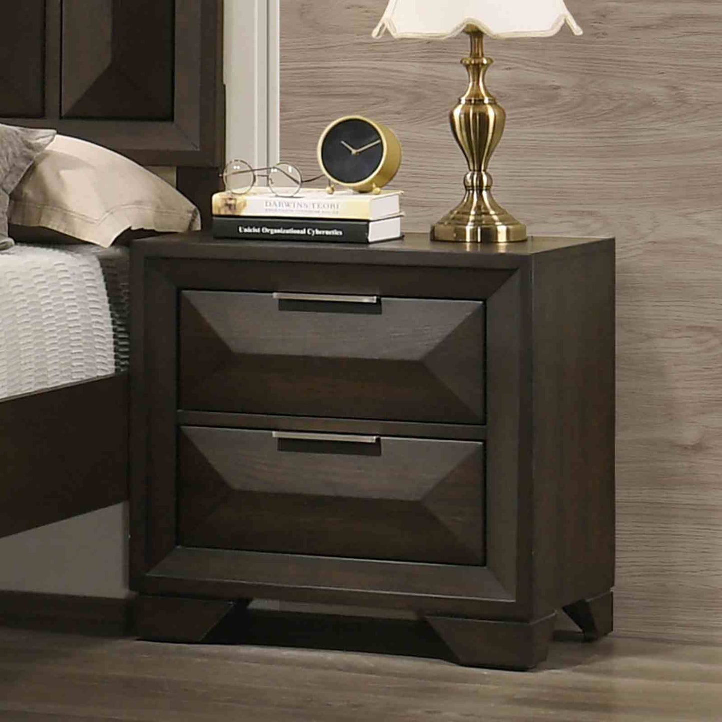 3 Piece Bedroom Set With Faceted Panels Bed And 2 Nightstands
