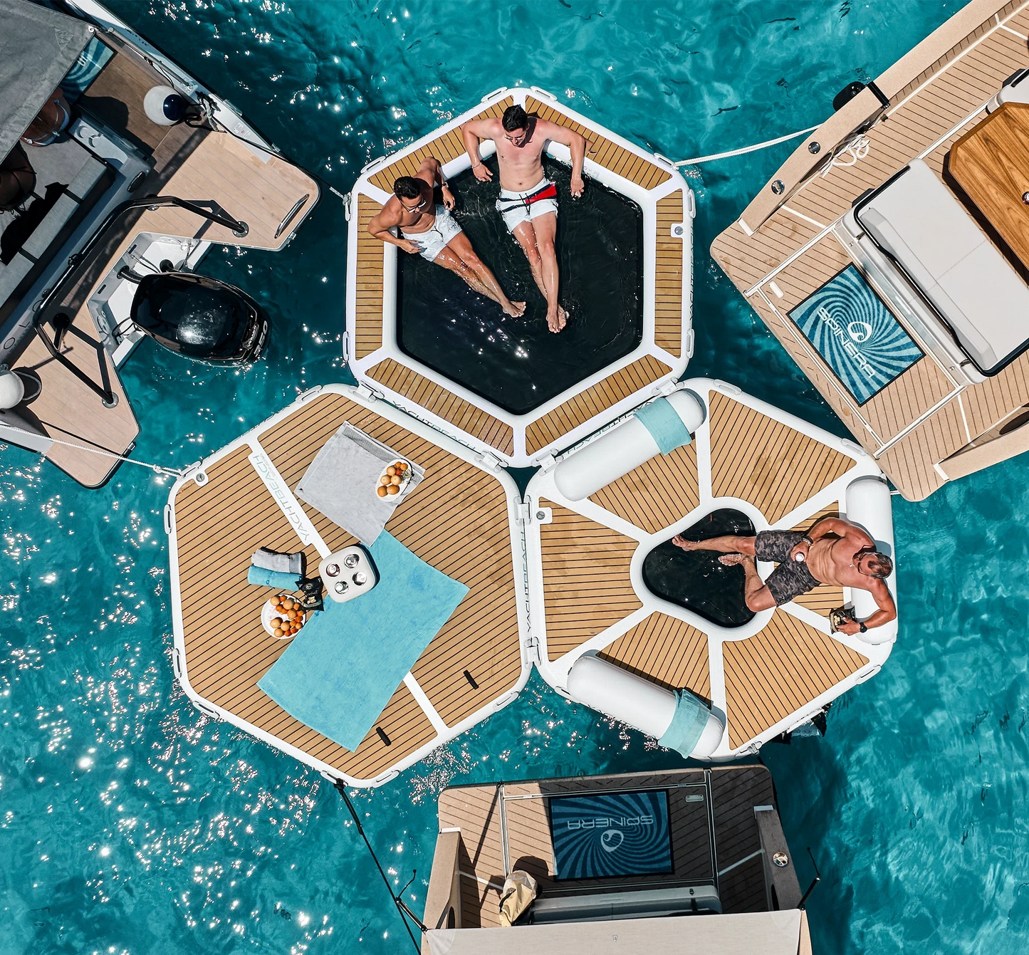Yachtbeach by Spinera Inflatable HEX Party Zone 2.50 Lounger