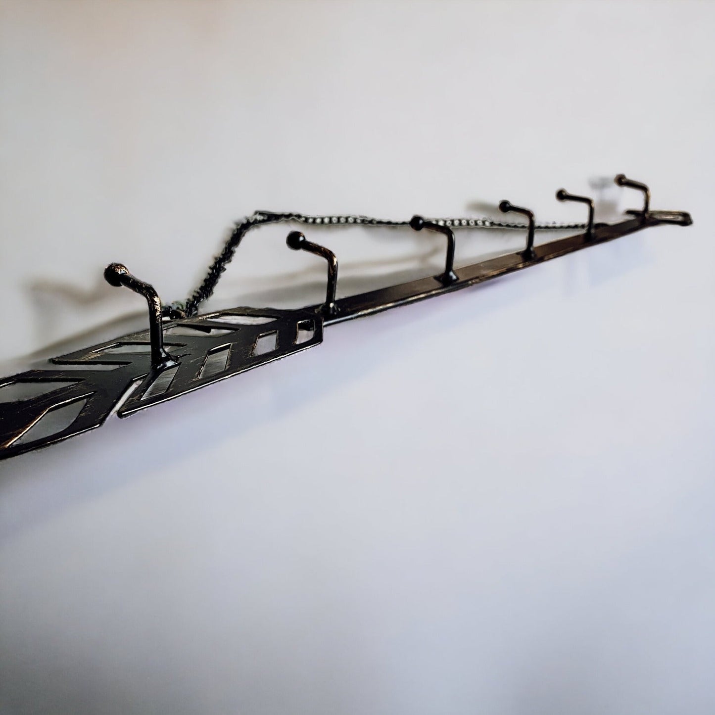 Arrow Wall Hook Hanger 6 Hook Metal Key and Jewelry Organizer Black 18x1.5x0.05