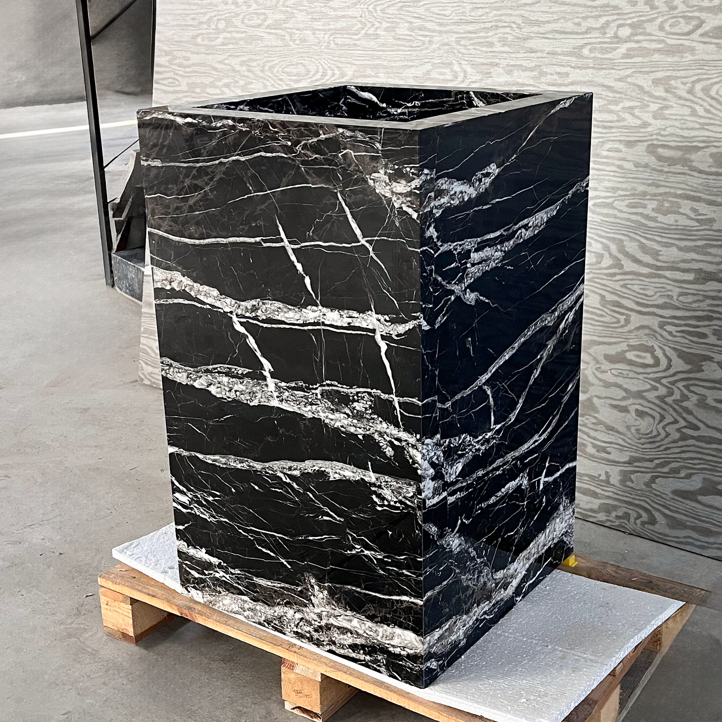 HANDCRAFTED CUSTOM PEDESTAL ALEXANDRA BLACK MARBLE SINK (NS-151)