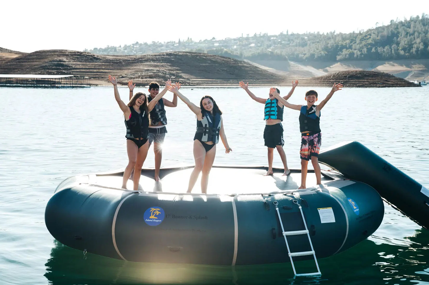 Island Hopper 17′ Bounce N Splash
