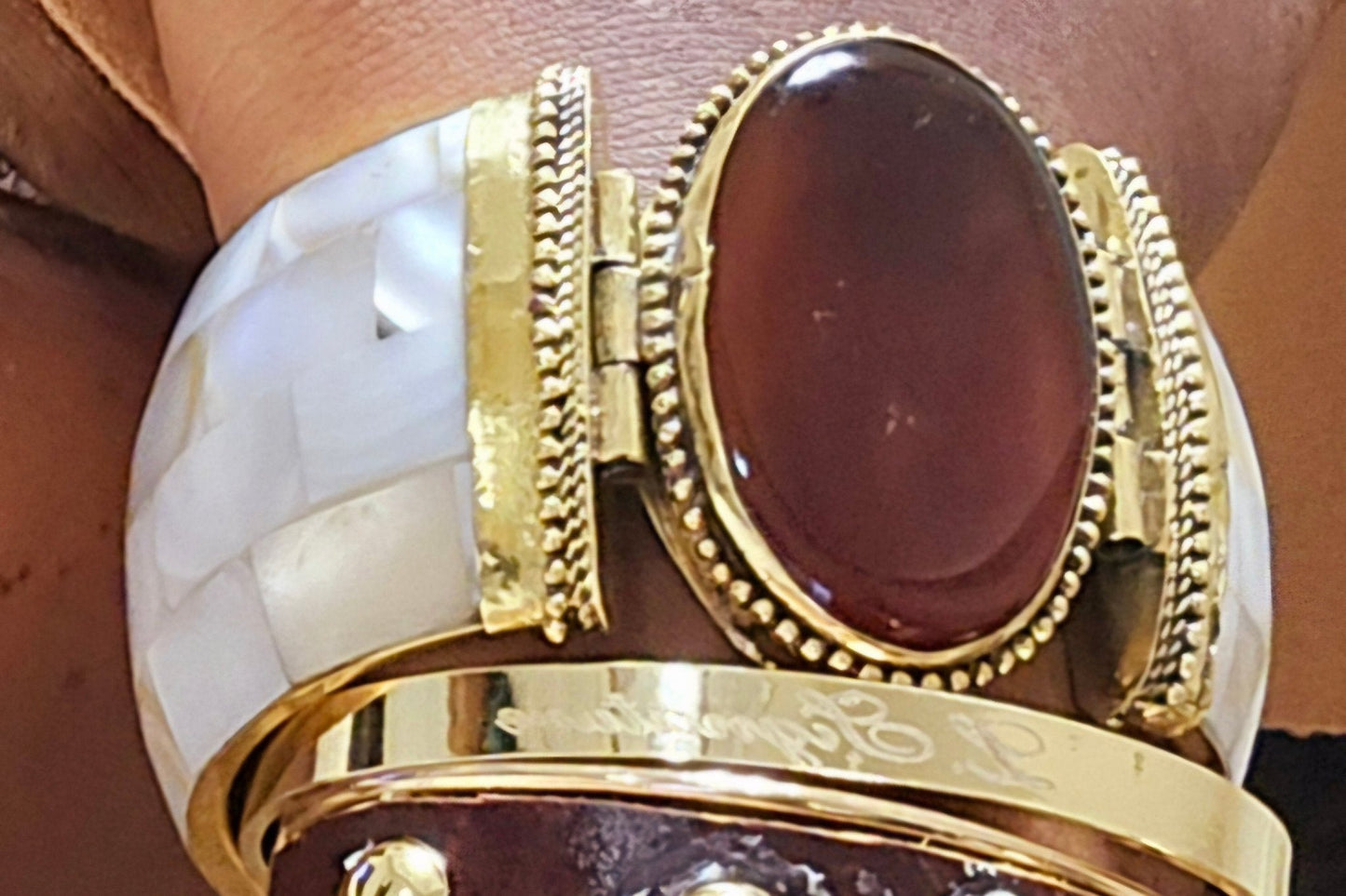 Natural Brown Agate Shell Bangles