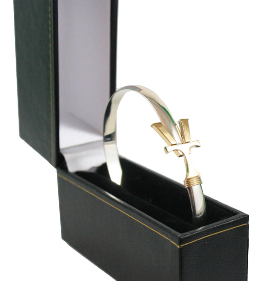 Vermont   Hook Bracelet with Gold 'VT' - 6mm Band - 7 Inch